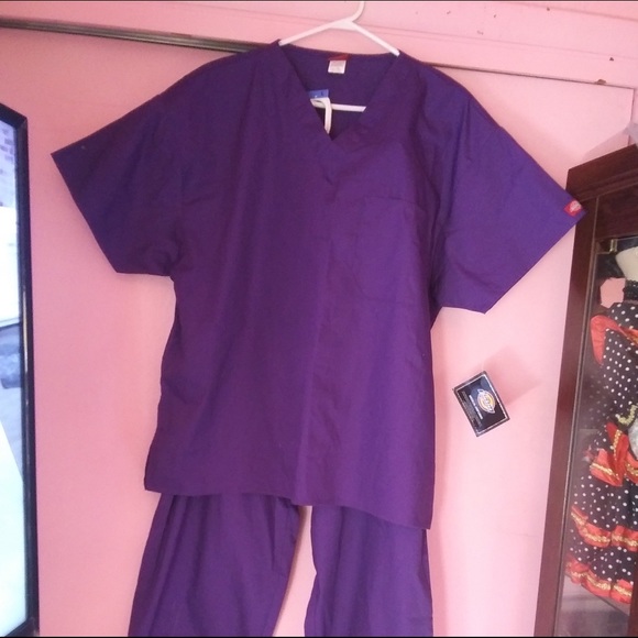 Scrub Set - Picture 2 of 2